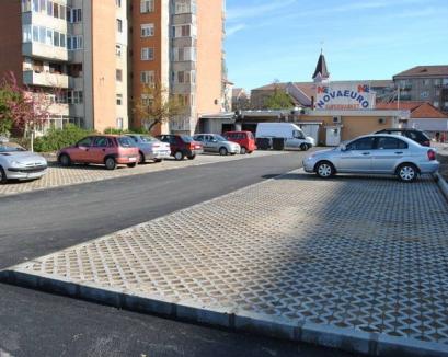 Primăria a amenajat alte 177 noi locuri de parcare în zona Podului Sovata